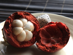 女王　”マンゴスティン”