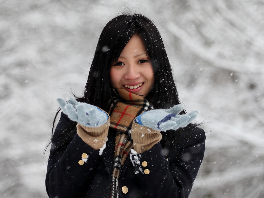 舞う雪