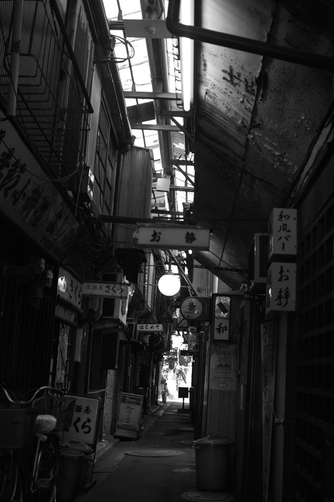 路地裏(酒場２)