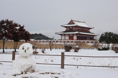 雪だるまと大極殿