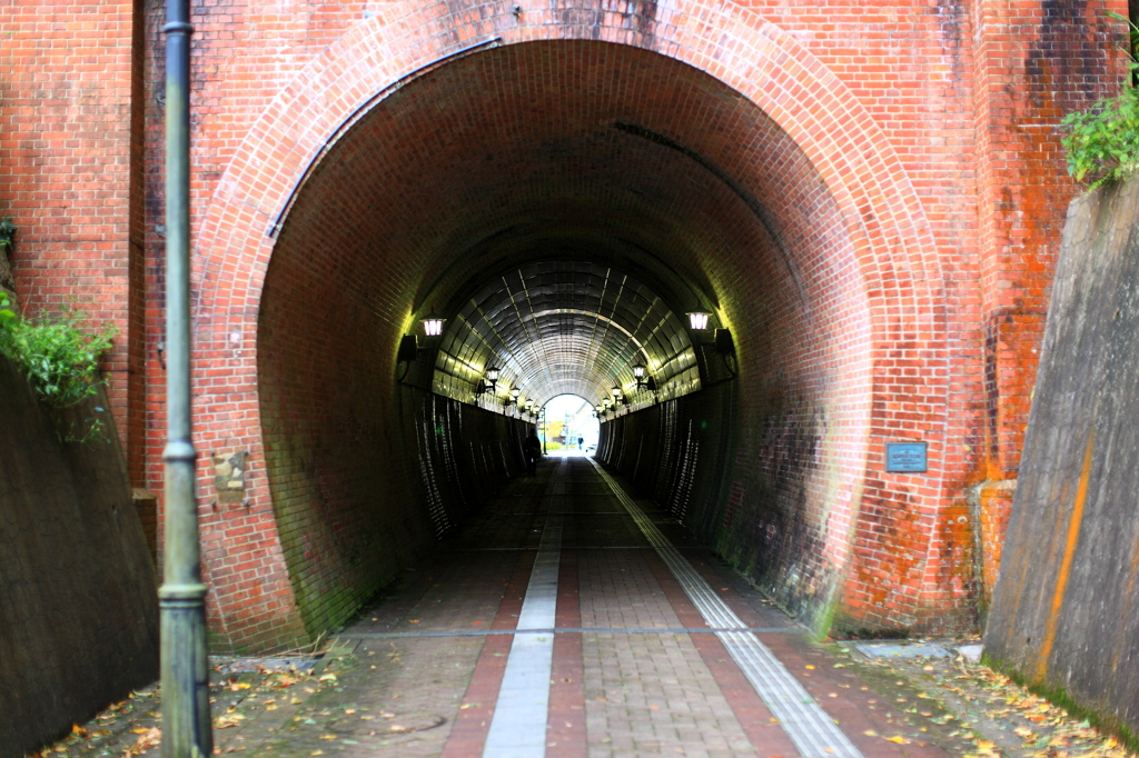 神隠しトンネル