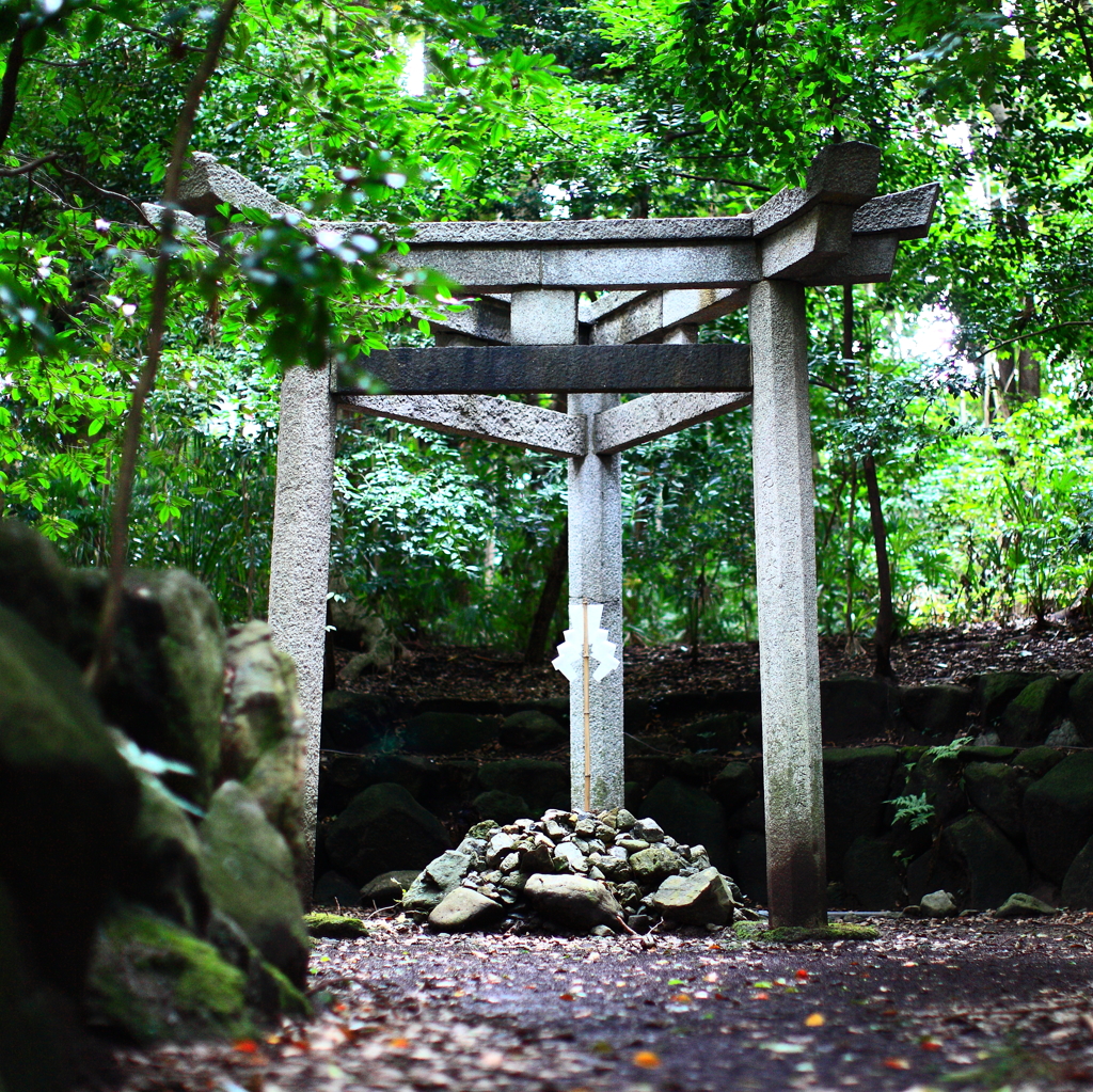 三柱鳥居