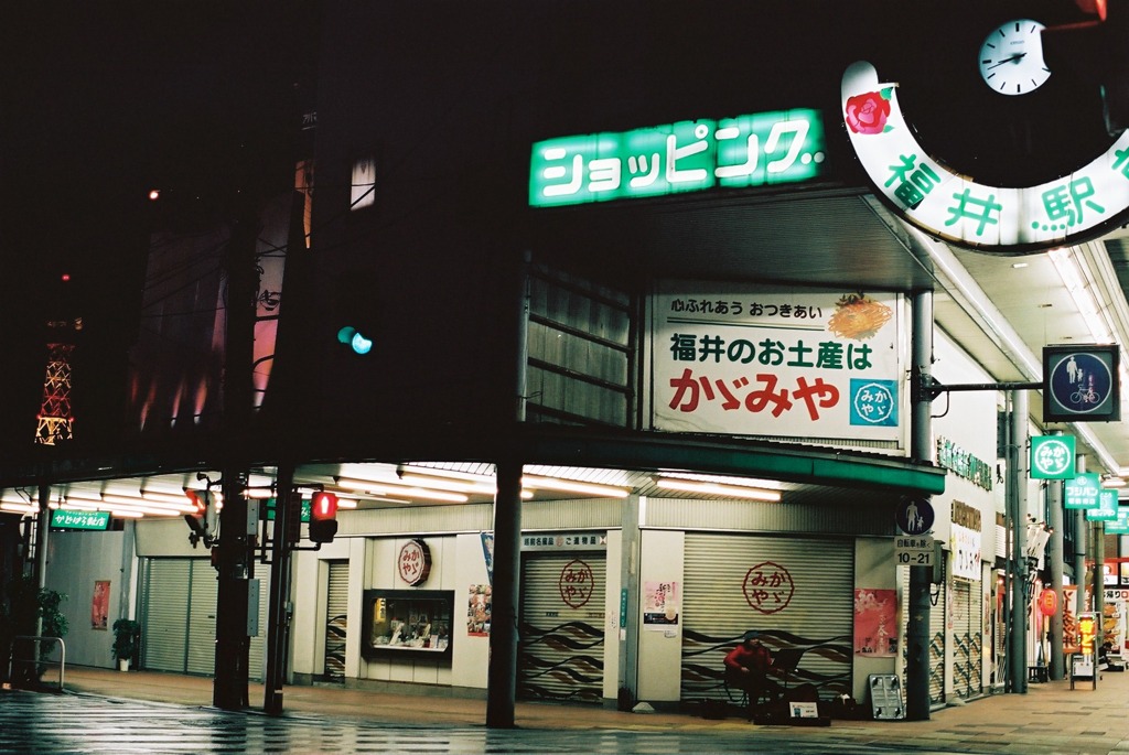 福井駅前　アーケード02