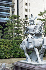 福井県庁　結城秀康像