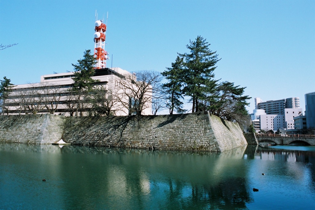 福井県庁　お堀02