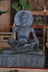 釈迦苦行像2