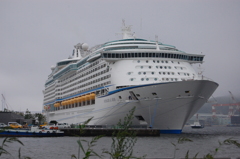 “ＶＯＹＡＧＥＲ　ＯＦ　ＴＨＥ　ＳＥＡＳ”　　長崎寄港