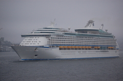 “ＶＯＹＡＧＥＲ　ＯＦ　ＴＨＥ　ＳＥＡＳ”　　長崎寄港