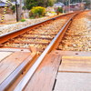 線路に沿って行くと…
