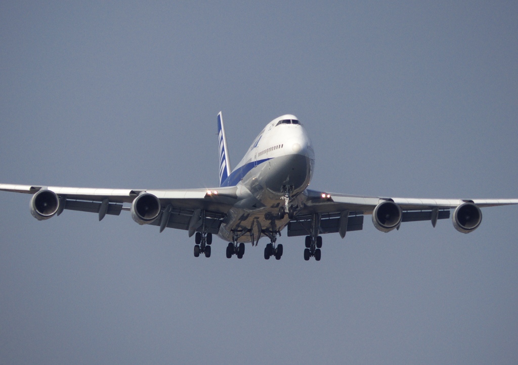 城南島にてANA 747-400　22アプローチ-2