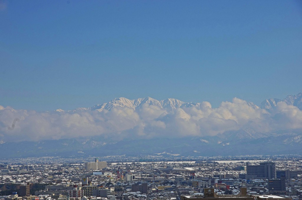 富山市役所展望台より