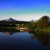 朝　山のある風景