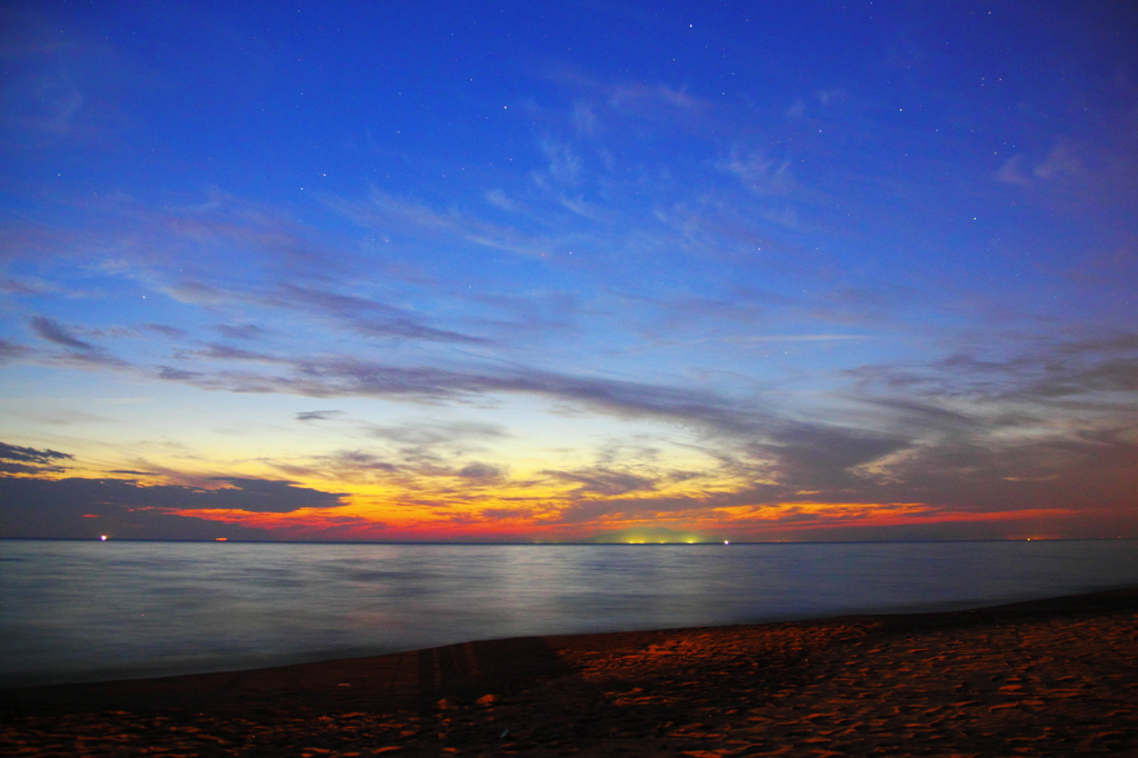 夕暮れ日本海