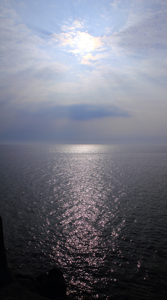 輝く海