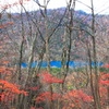 山中のダム湖