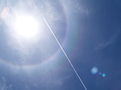 「日暈と飛行機雲」　2011下地島