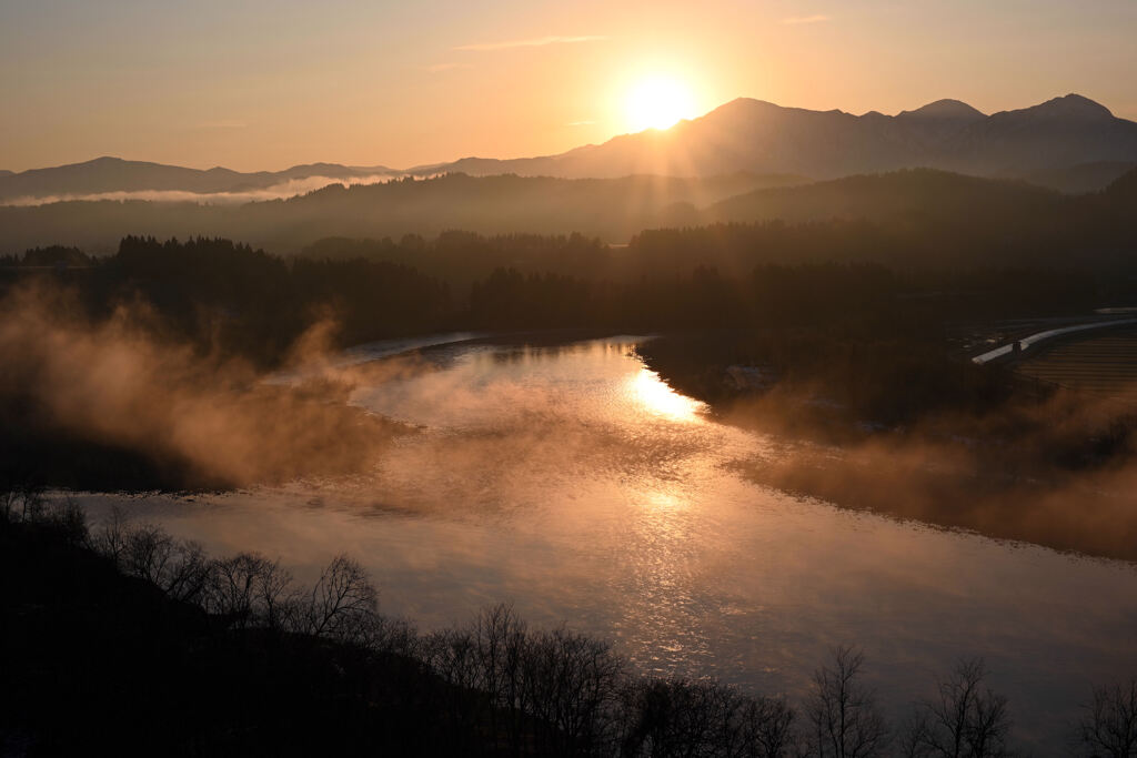 越後三山からの日の出