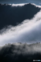 白い滝雲