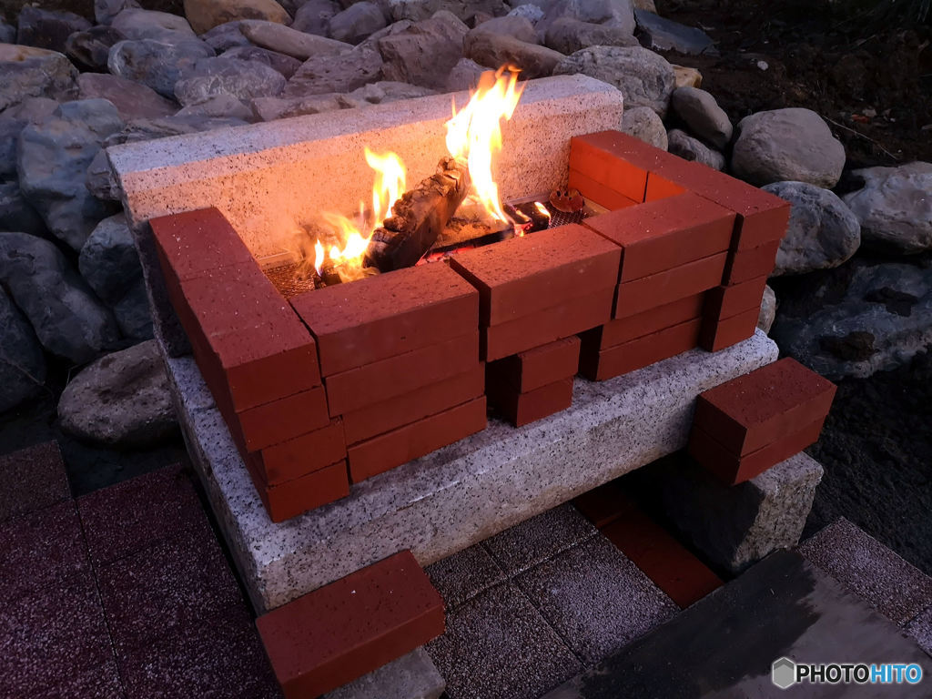 手作りロックガーデンでBBQ（燃焼確認）