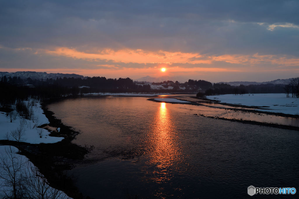 信濃川と朝日