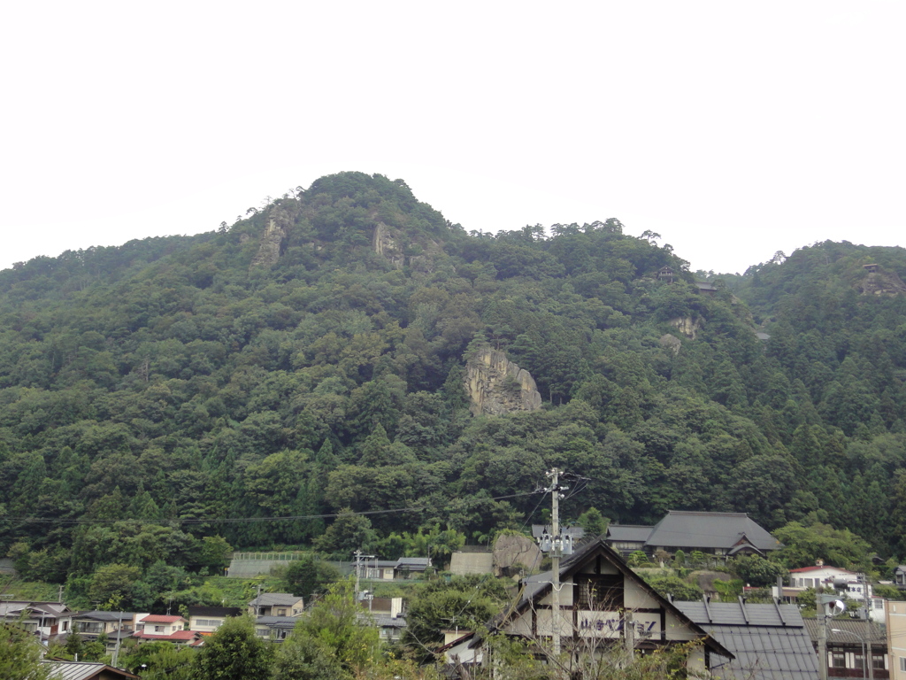 山寺　駅ホームより