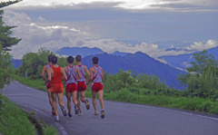 山道を走る　IGP8412zz