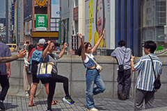 なんばの街角にて　P1420202zz