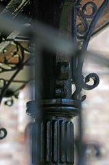 装飾の付いた鉄の柱　IMG1637zz