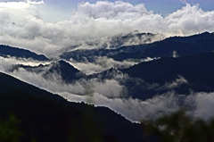 雲 産まれる谷　IGP7887zz