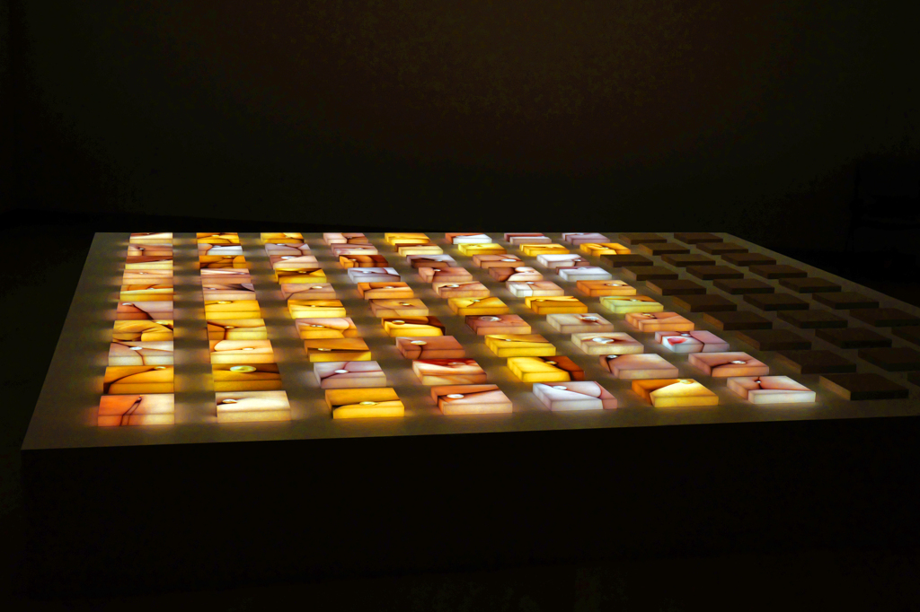 ある美術展より 弐 [四角形]　P1012392zz