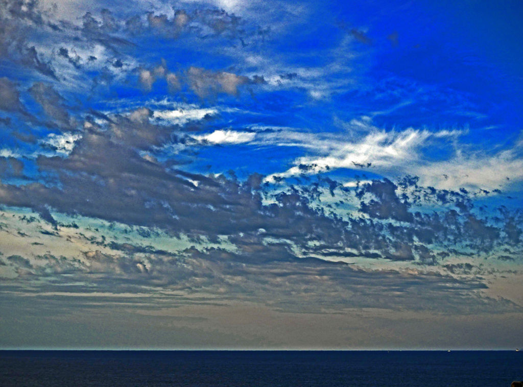海と空と雲と　P1510272
