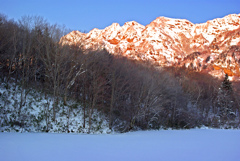 鏡池と朝焼けの戸隠山　IMGP3633zz