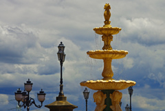 噴水と古い街路灯　IMG1582zz