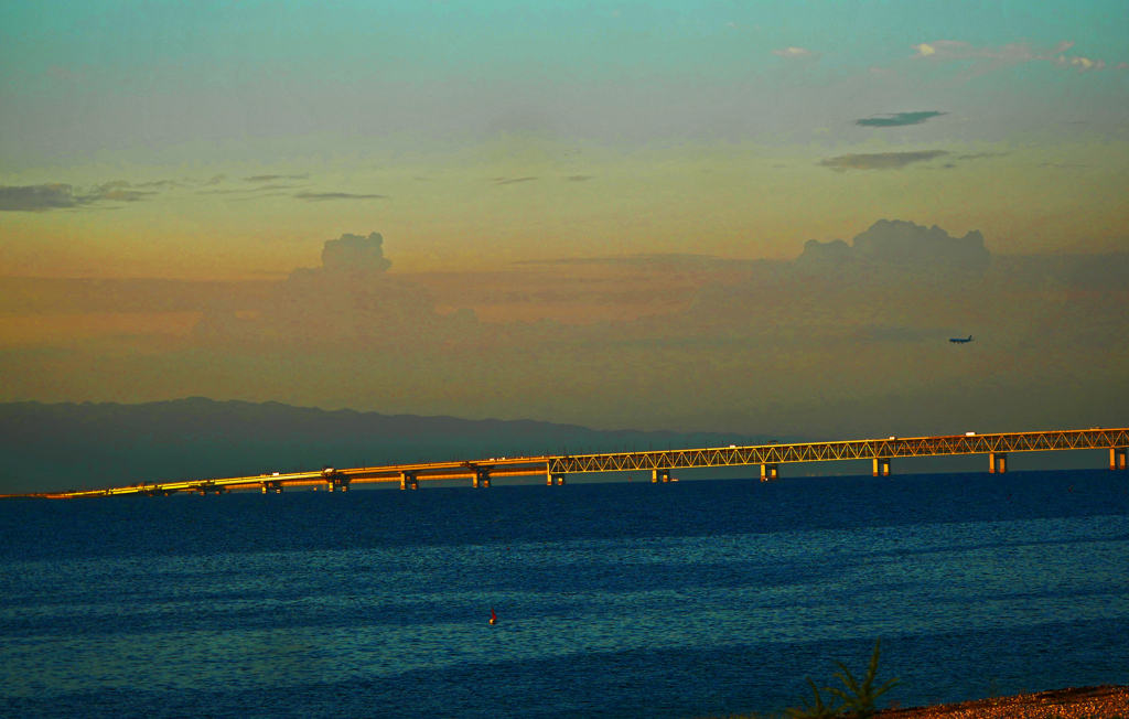 輝く連絡橋　P1440331zz