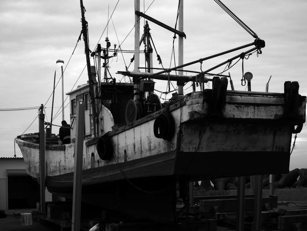 漁船修理中　P1460470zz