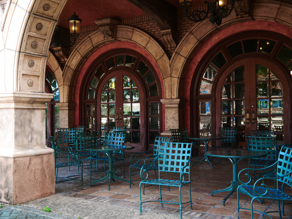 静かなオープンテラスカフェ　P1600344zz