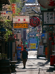 飲み屋街の朝　P1160543zz
