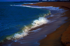 白波立つ朝の海岸　P1810314zz