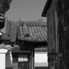 路地から見る山門　P1087801