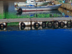 何故こんなに色の違う海面　P1510080zz