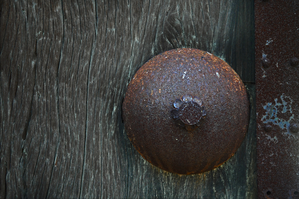 城門と乳金具　P1440207zz