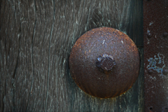 城門と乳金具　P1440207zz