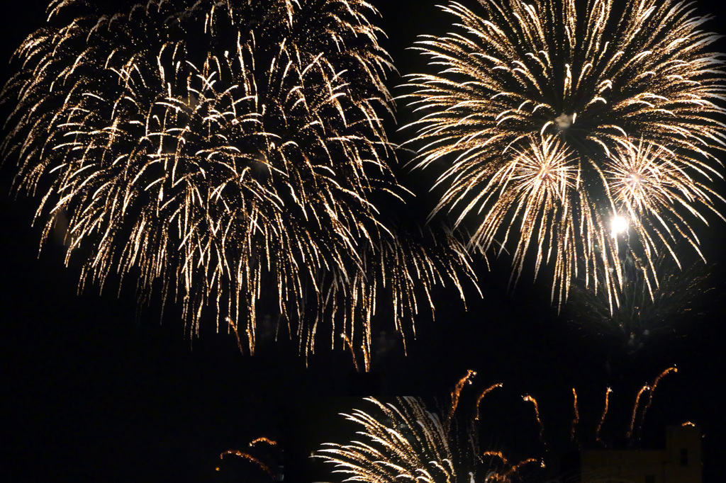 昨日の花火(手持ち撮影）　P1012053zz