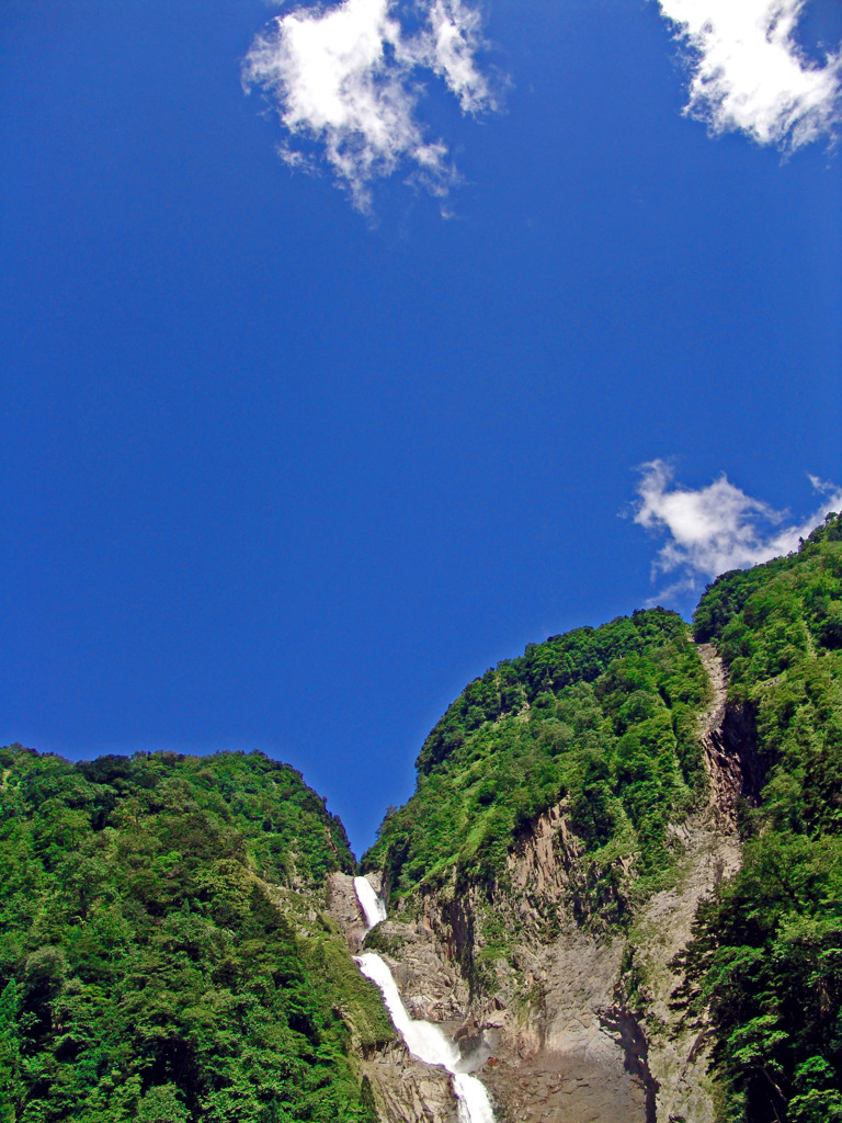 称名滝と夏空　DSC00673zz