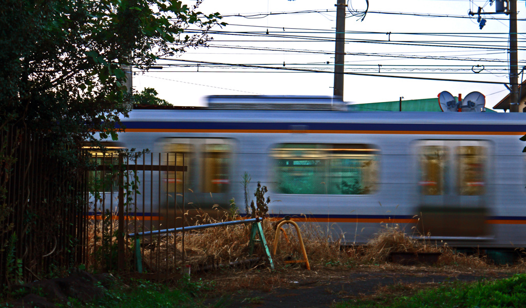 朝の急行列車　P1140729zz