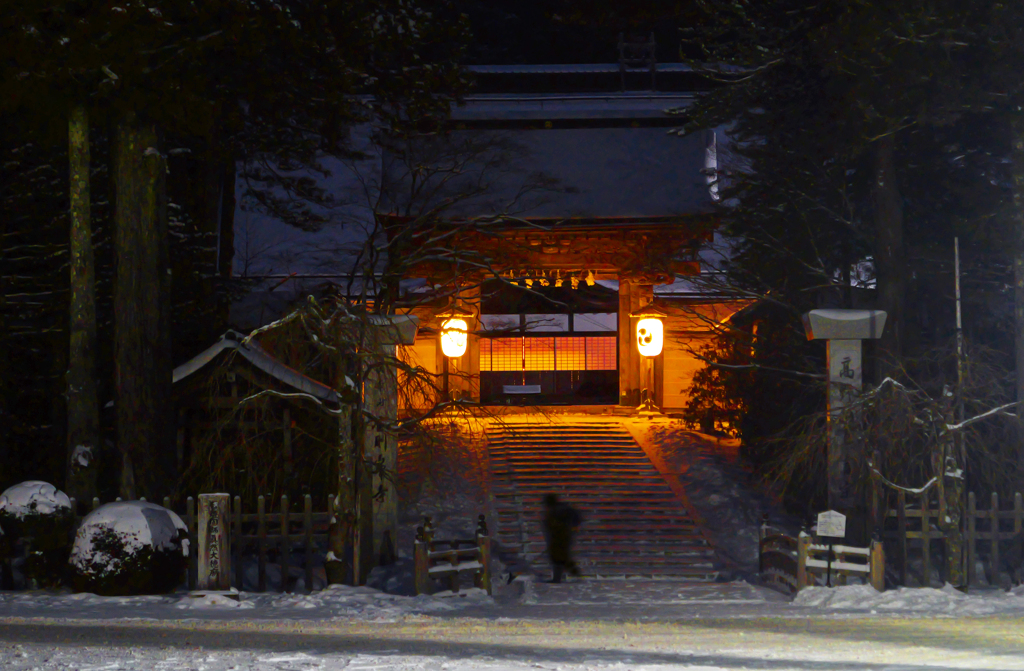 雪かきをする人　P1146713z