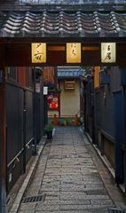 花街の路地(ろ～じ)　P1790876zz