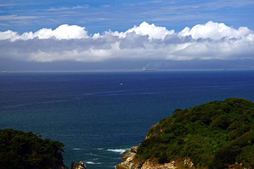〽お船が遠く 霞んでる　P1440431zz