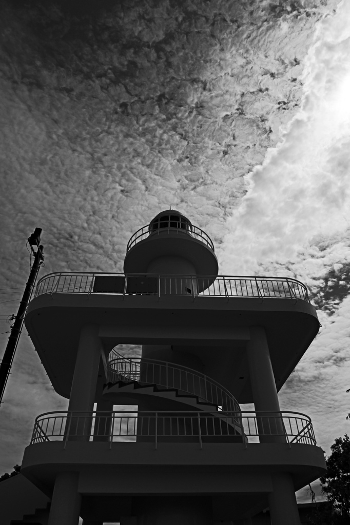 雑賀埼灯台と秋の空　P1044106zz