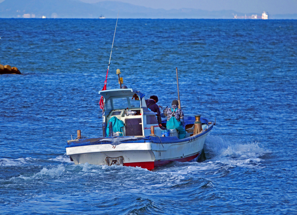 遅い出漁　P1500596zz